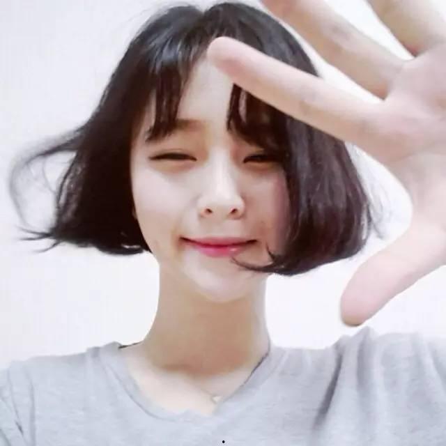 网红短发女孩吃瓜,短发网红女孩的瓜田奇遇记 第2张 网红短发女孩吃瓜,短发网红女孩的瓜田奇遇记 第2张