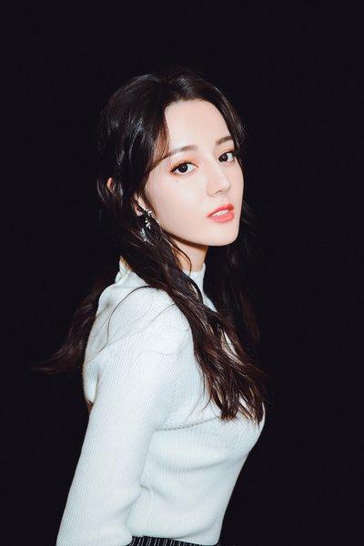 王晶热巴最新八卦爆料,甜蜜互动引网友热议