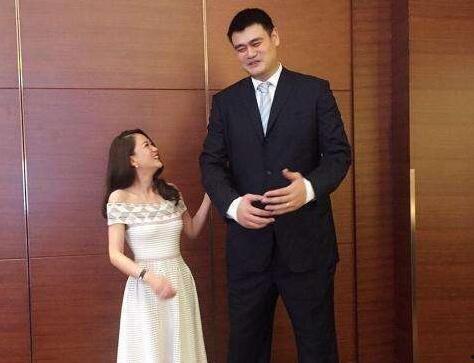 姚明妻子叶莉的爆料视频,揭秘篮球巨星背后的温馨故事