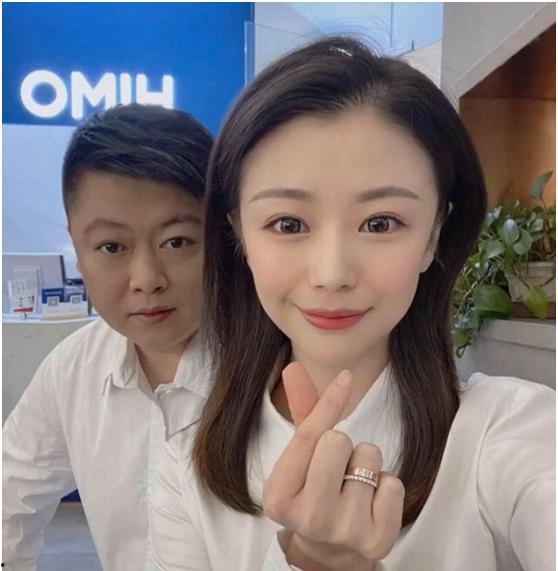 姚明妻子叶莉的爆料视频,揭秘篮球巨星背后的温馨故事 第2张 姚明妻子叶莉的爆料视频,揭秘篮球巨星背后的温馨故事 第2张