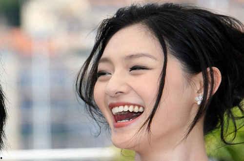 爆料香港娱乐圈的女博主,女博主爆料背后的真相与内幕  第3张