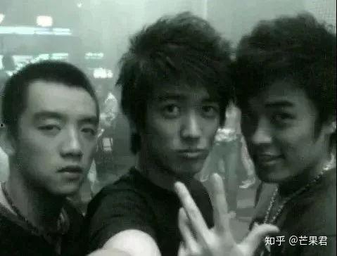 郑恺爆料杜江两娃视频,郑恺曝光杜江两娃萌态瞬间  第2张